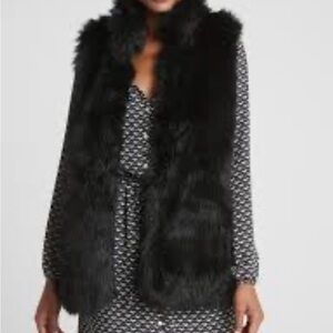 Women's BANANA REPUBLIC VEST Size S BLACK FAUX FUR FRONT POCKETS